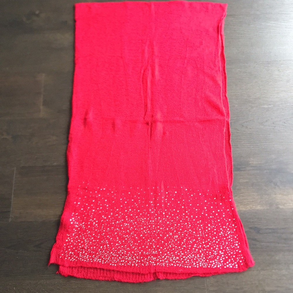 Red Scarf, NWOT